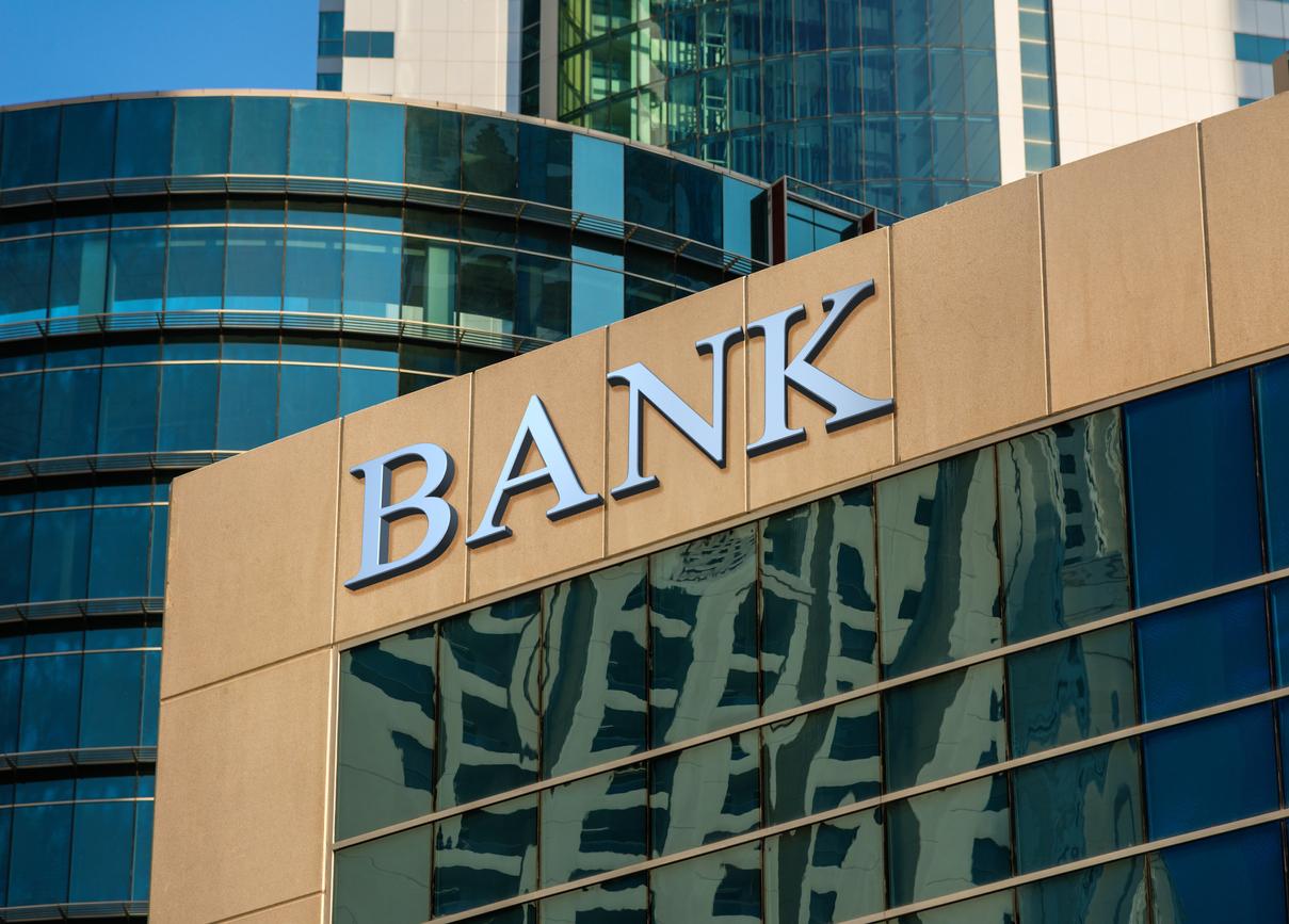 Citibank, Wells Fargo, Chase… Watch Out for Fake Bank Text Messages — Phishing & Zelle Scams