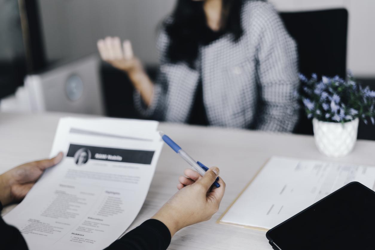 How replying to a recruiting text turns into a request for your money